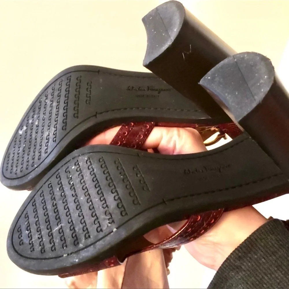 Salvatore Ferragamo Naula cherry Leather Gancini Buckle Heel Sandals Womens 5
